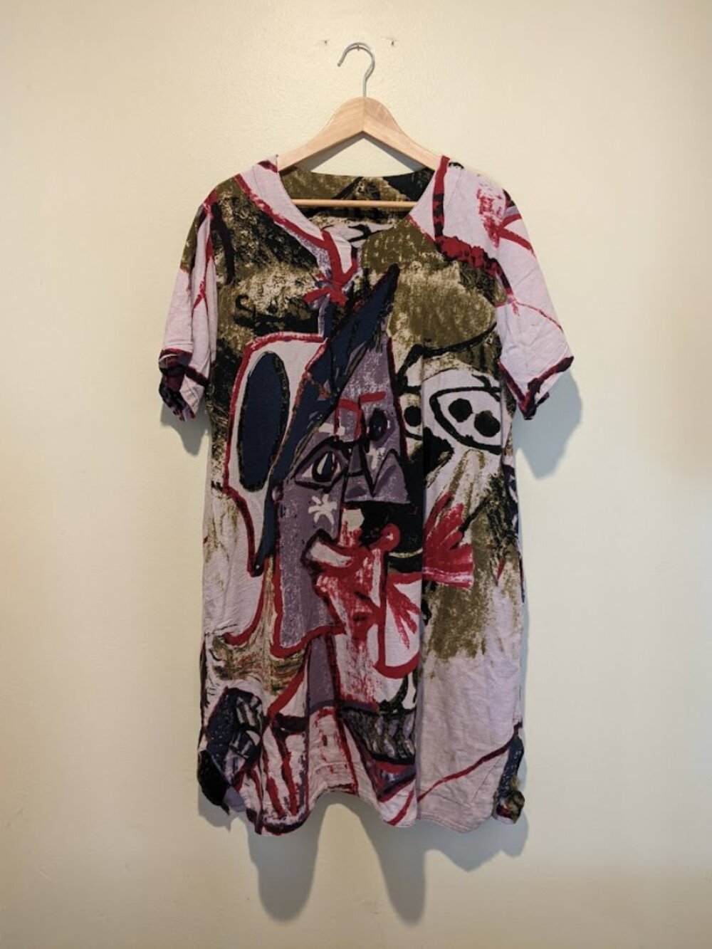 Women's Abstract Face Print T-Shirt Dress Pockets Above Knee Size 2XL Runs Small